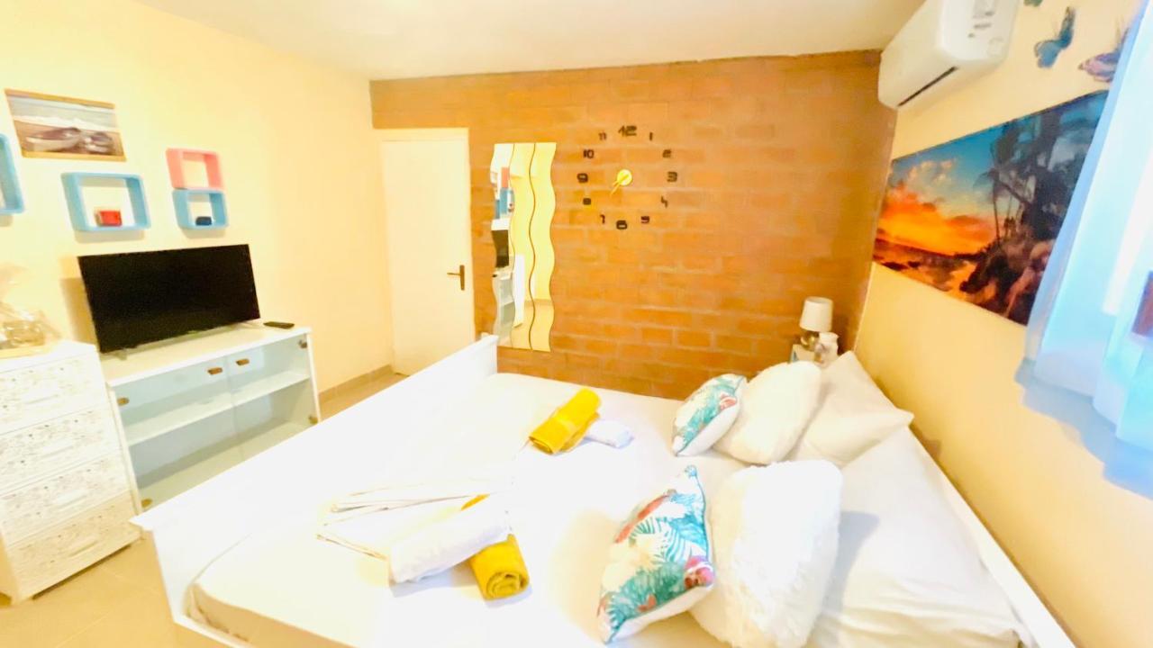 Colorful And Happy Apartment Sukosan - With Parking Exterior photo